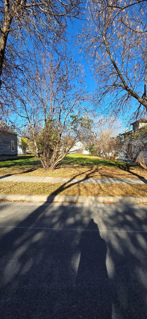 412 8th St, International Falls, MN, 56649-2630 | Card Image