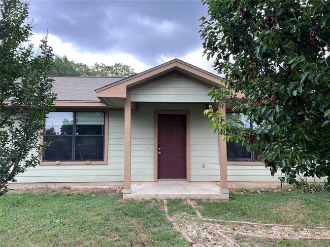 View of front of house with a front yard | Image 4