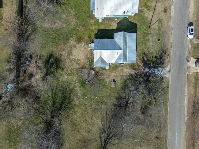 207 S Hinckley St, House other with 2 bedrooms, 1 bathrooms and null parking in Blooming Grove TX | Image 28