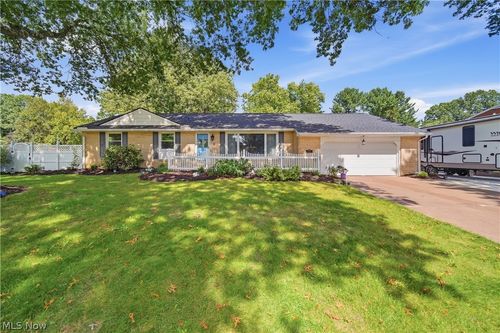 2769 Englewood Dr Ne, Canton, OH, 44721-3622 | Card Image