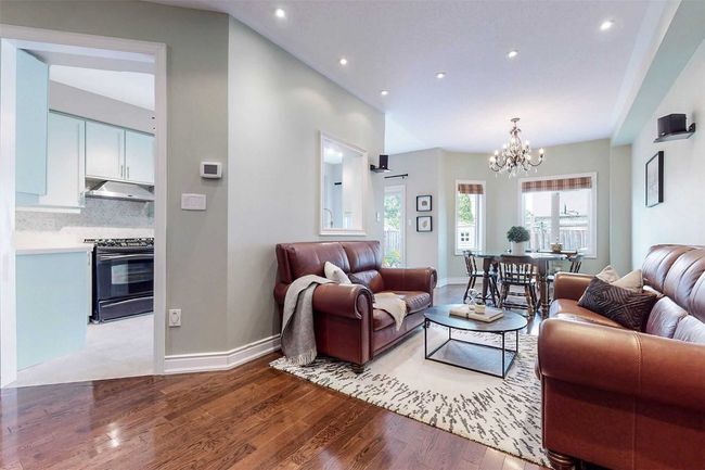 14 Ozner Cres, House attached with 3 bedrooms, 4 bathrooms and 5 parking in Woodbridge ON | Image 4