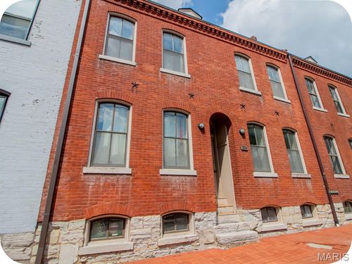 2009 S 11th St, Saint Louis, MO, 63104-3840 | Card Image