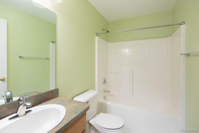 28460 Carlton Way Dr, Condo with 2 bedrooms, 2 bathrooms and null parking in Novi MI | Image 23