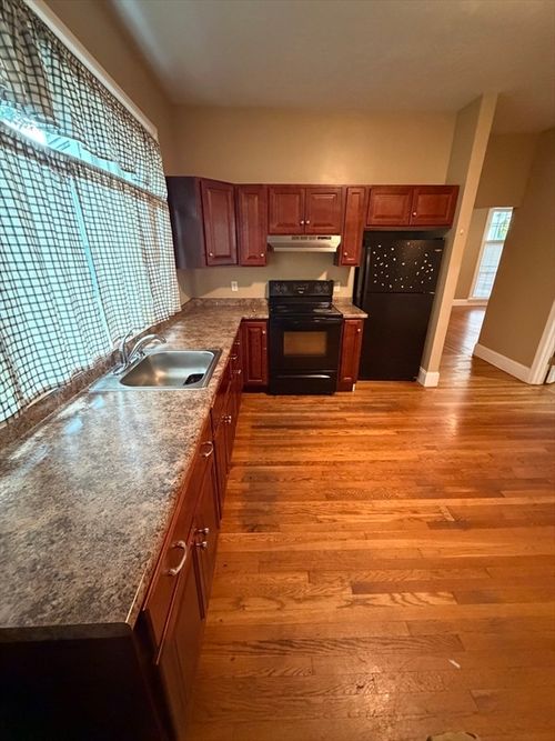 1-32 Warren St, Taunton, MA, 02780-1628 | Card Image