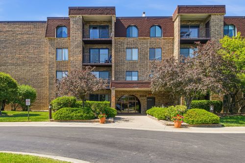 102b-2100 Valencia Dr, Northbrook, IL, 60062-7060 | Card Image