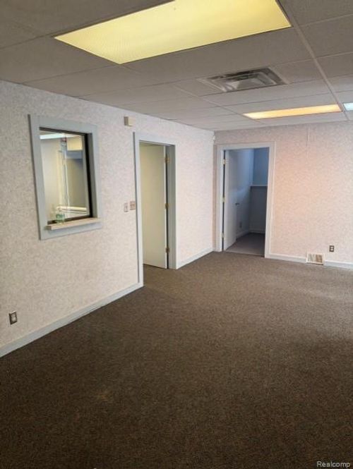 2650 Mcleod Dr N, Saginaw, MI, 48604-2850 | Card Image