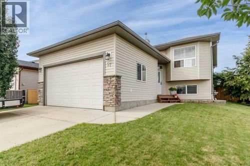 57 Pine Cres, Blackfalds, AB, T4M0E2 | Card Image