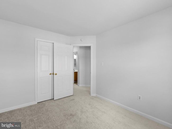 22937 Whitehall Ter, Townhouse with 4 bedrooms, 3 bathrooms and null parking in STERLING VA | Image 12