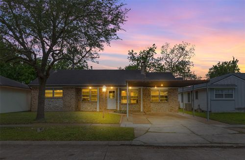 2704 Sweetgum St, Pasadena, TX, 77502-5754 | Card Image