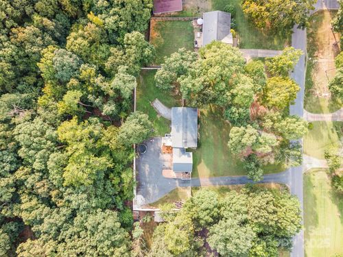 2106 Woodhurst Ln, Albemarle, NC, 28001-8183 | Card Image
