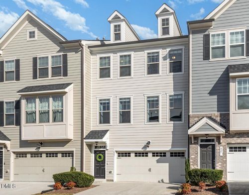 823 Richmont Grove Ln, Apex, NC, 27523-6418 | Card Image