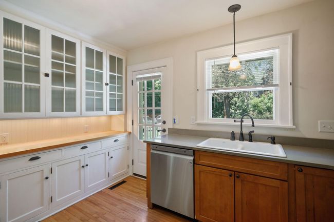 Dishwasher, updated cabinets | Image 6