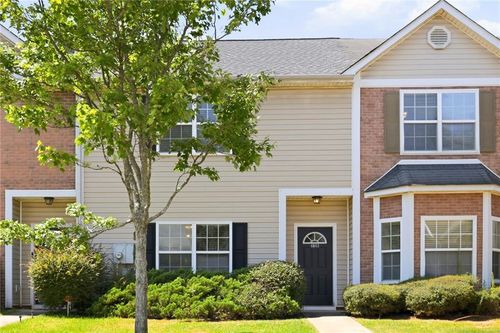 8643 Thomas Ln, Riverdale, GA, 30274-5196 | Card Image
