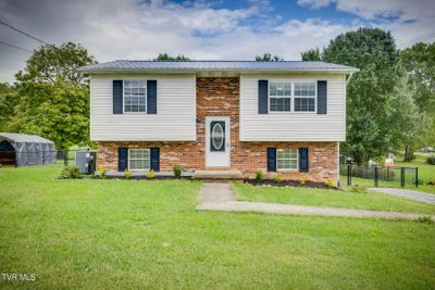 2530 Kingsport Highway, House other with 4 bedrooms, 2 bathrooms and null parking in Greeneville TN | Image 1