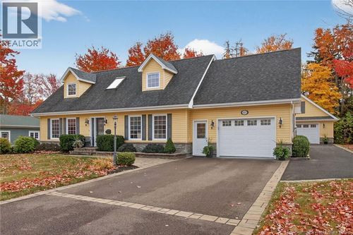 447 Rue Breaux Bridge, Shediac, NB, E4P2M5 | Card Image