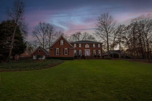 131 Woodridge Dr, Spartanburg, SC, 29301-1204 | Card Image