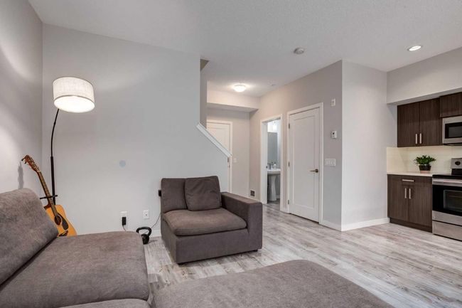 210 - 7 Westpark Common Sw, Condo with 2 bedrooms, 3 bathrooms and 1 parking in Calgary AB | Image 11