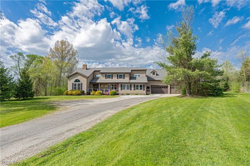 145 W Hines Hill Road, Boston Heights, OH, 44236 | Card Image