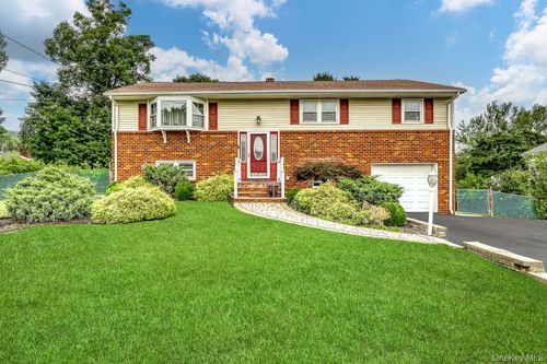 55 Maple Dr, Stony Point, NY, 10980-2147 | Card Image