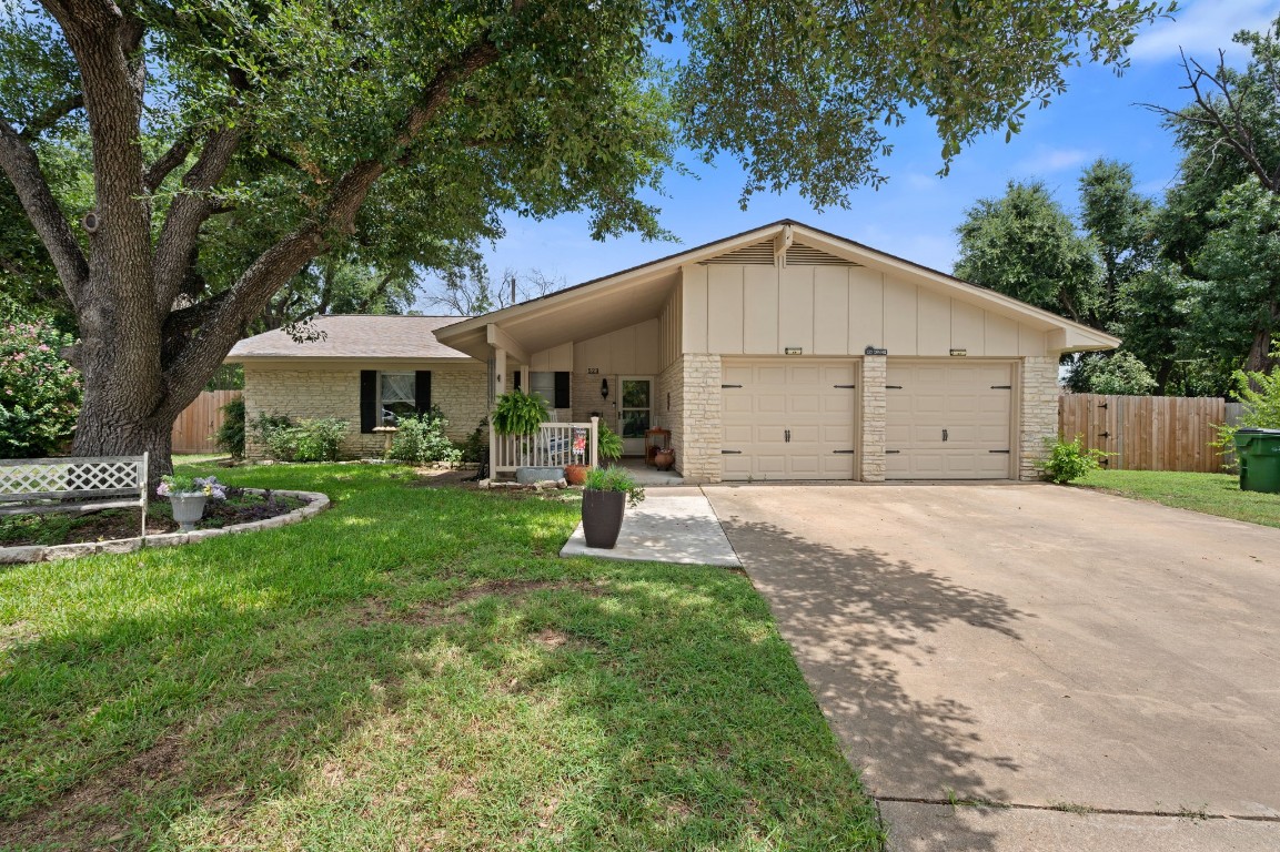 Dennis Dr, Round Rock, TX 78664