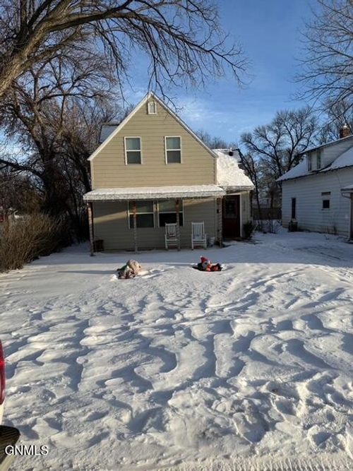 326 N Adams St, Plentywood, MT, 59254-1636 | Card Image