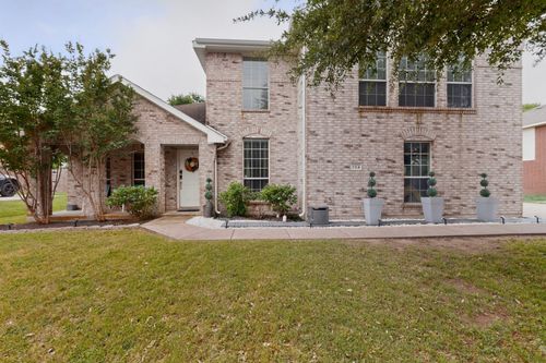 704 Shady Meadow Ln, Glenn Heights, TX, 75154-7922 | Card Image