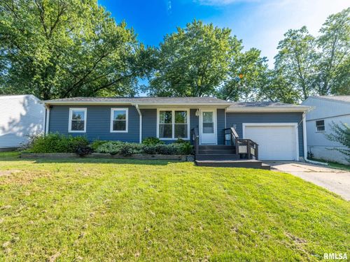 1823 Columbus Dr, Pekin, IL, 61554-1911 | Card Image
