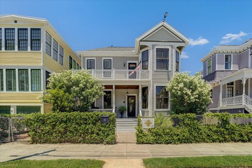 3024 Avenue O 1/2, Galveston, TX, 77550-6858 | Card Image