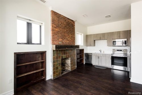 2a-304 Erskine St, Detroit, MI, 48201-2704 | Card Image