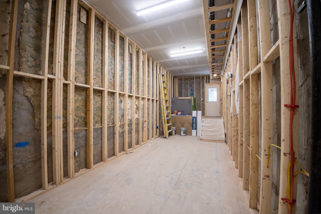 Commercial Lease in PHILADELPHIA 2