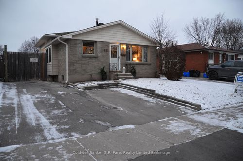 60 Surrey Cres, London, ON, N6E1T8 | Card Image