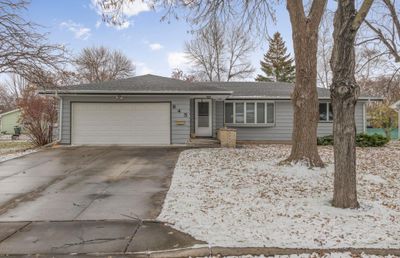 845 Maple Street Ne, House other with 3 bedrooms, 1 bathrooms and null parking in Hutchinson MN | Image 1