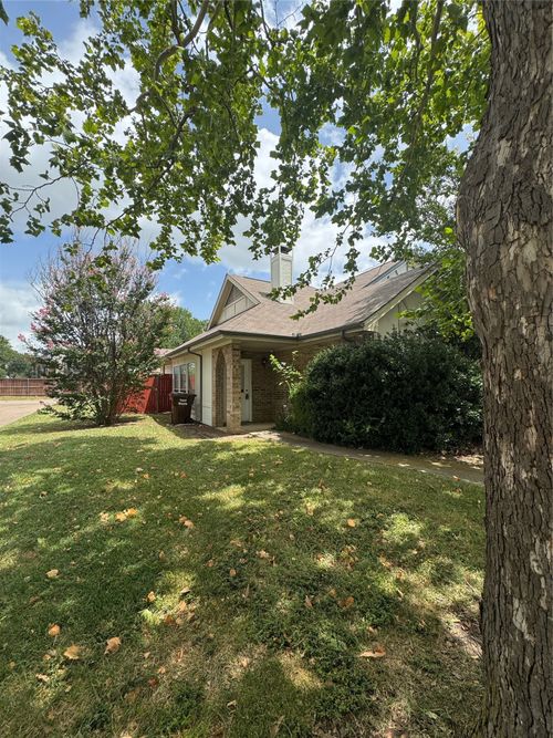 201 E Windsor Drive, Denton, TX, 76209 | Card Image
