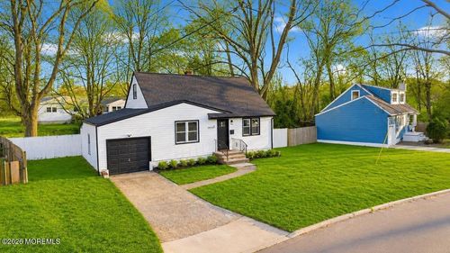 5 Lois Ave, East Brunswick, NJ, 08816-2903 | Card Image