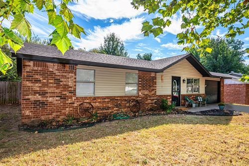 1006 Sharp St, Perkins, OK, 74059-9389 | Card Image