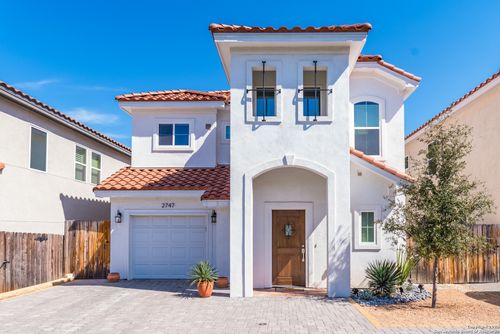 2747 Del Pilar Dr, San Antonio, TX, 78232-4191 | Card Image