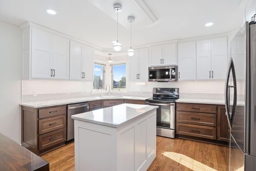 4081 Northview Ter, Eagan, MN, 55123-1555 | Card Image