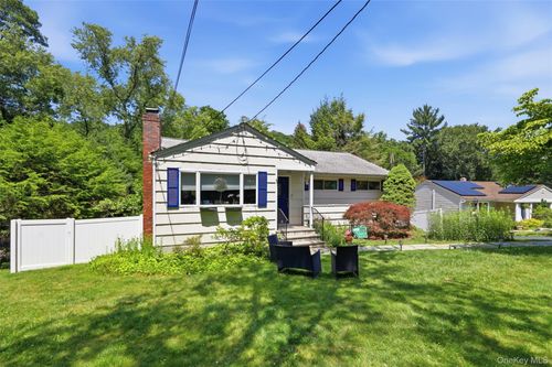 660 Washington Ave, Pleasantville, NY, 10570-1016 | Card Image
