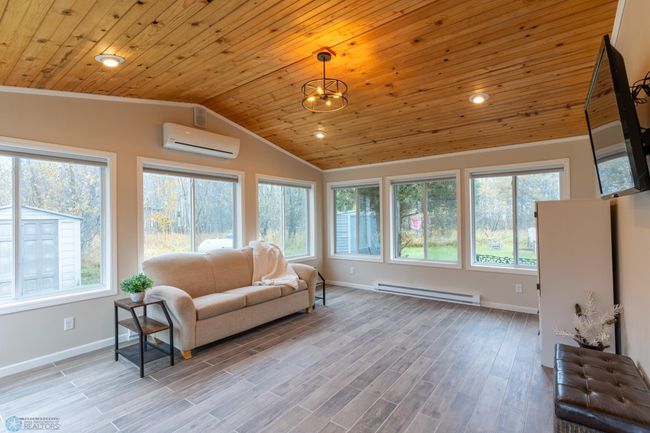 Sunroom | Image 28