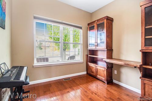 59579 Twin Pines Dr, New Hudson, MI, 48165-8113 | Card Image