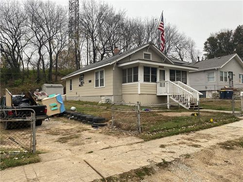 436 Tullis Ave, Kansas City, MO, 64125-1317 | Card Image