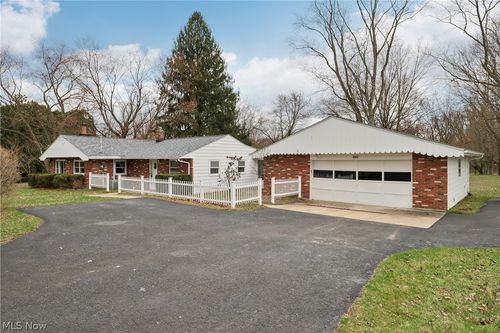 402 Yager Road, New Franklin, OH, 44216 | Card Image
