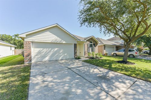 7443 Ida Wells Forest Dr, Houston, TX, 77016-6567 | Card Image