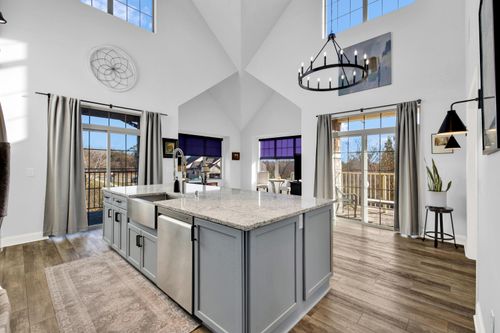 14900 W Wilbur Dr, New Berlin, WI, 53151-5287 | Card Image