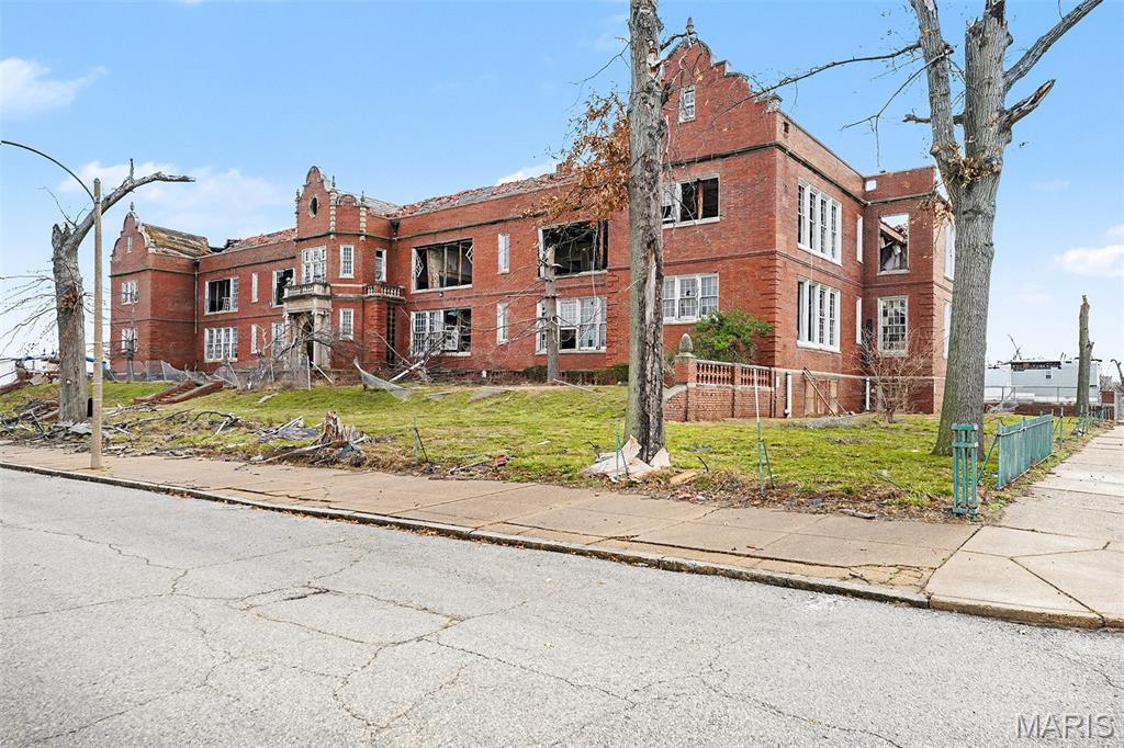 Commercial Sale in St Louis 2