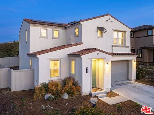 18175 Meridian Ln, Saugus, CA, 91350-3287 | Card Image