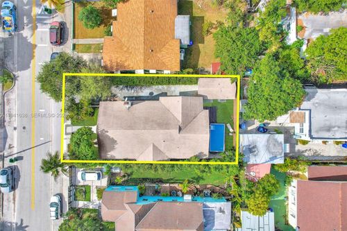 37 Nw 47th St, Miami, FL, 33127-2407 | Card Image