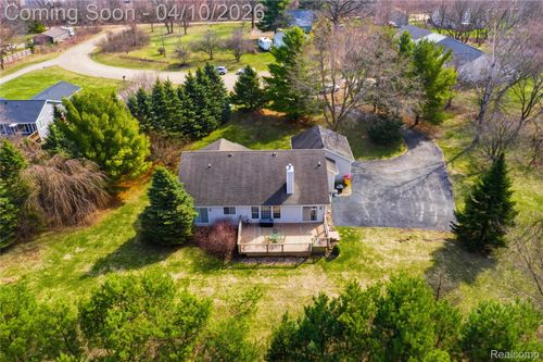 504 Overland Ct, Oxford, MI, 48371-1562 | Card Image