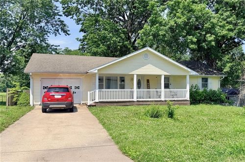 1726 Deringer Dr, Chillicothe, MO, 64601-1214 | Card Image