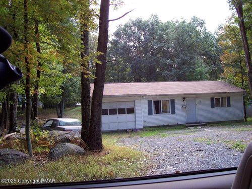 850 Seneca Rd, East Stroudsburg, PA, 18302-8218 | Card Image